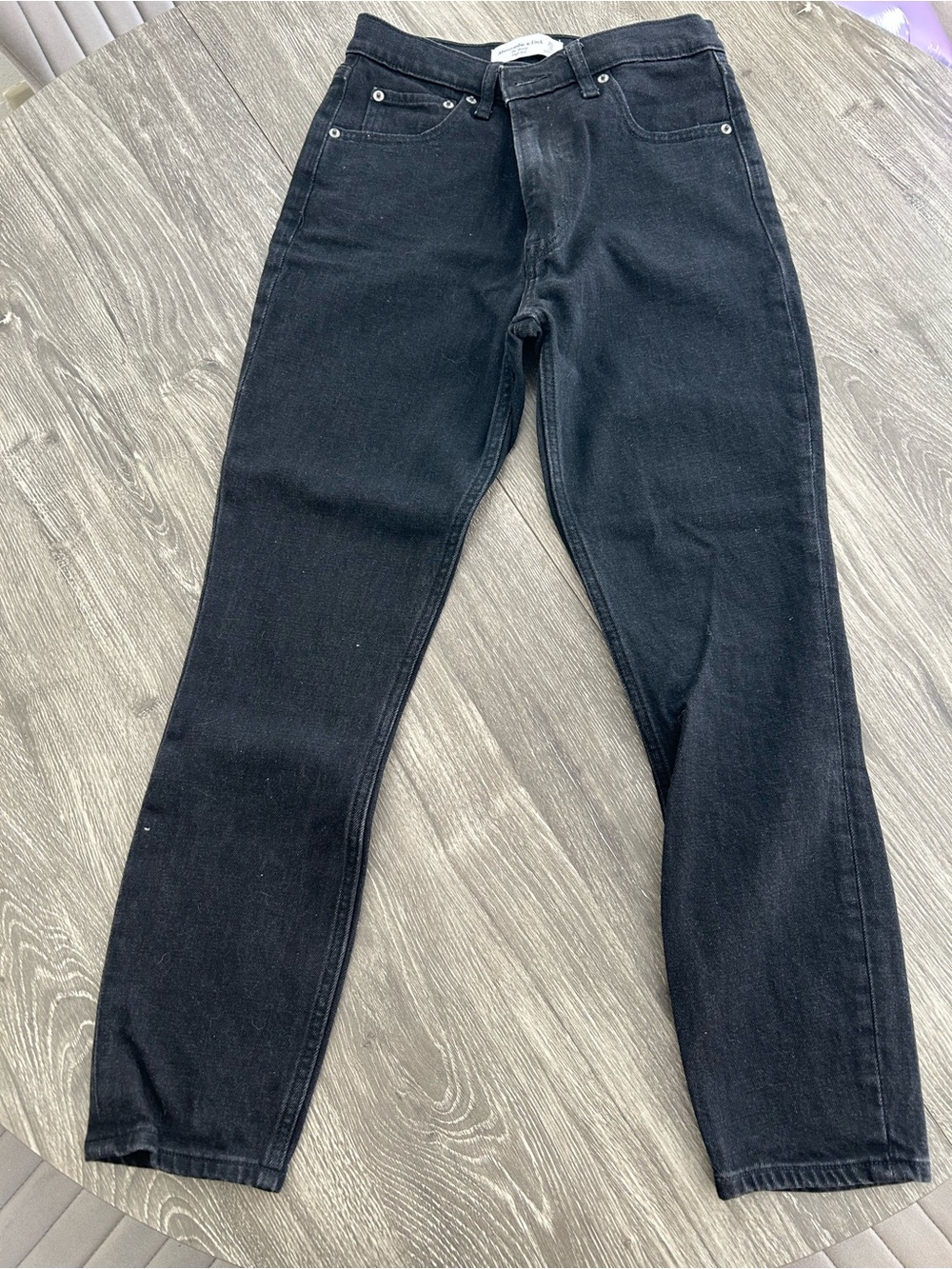 Abercrombie & Fitch The Skinny High Rise. Size  25. New